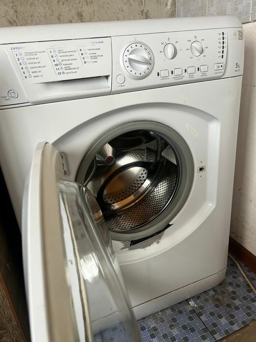 Стирала автомат Hotpoint