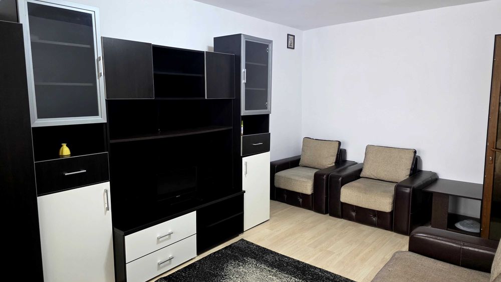 Proprietar ofer spre inchiriere garsoniera decomandataa