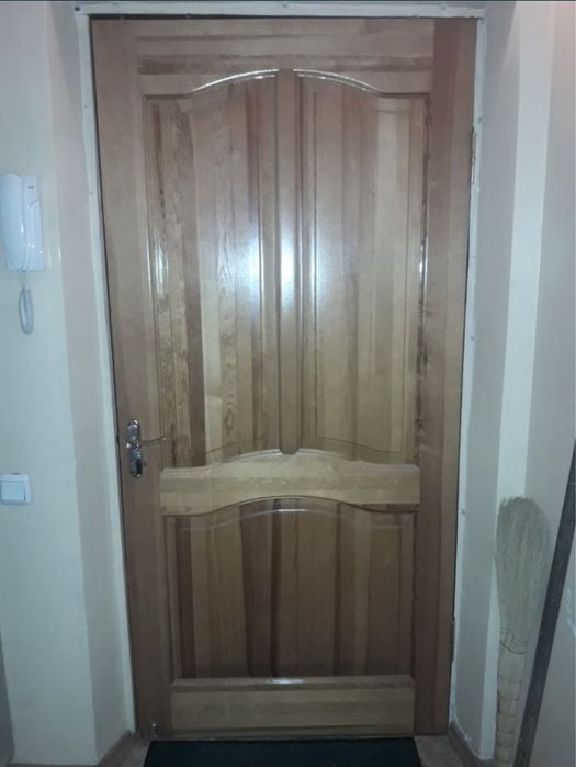 Деревянные двери