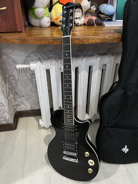 Электрогитара donner lp 124 black, комбоуселитель cort cm15r