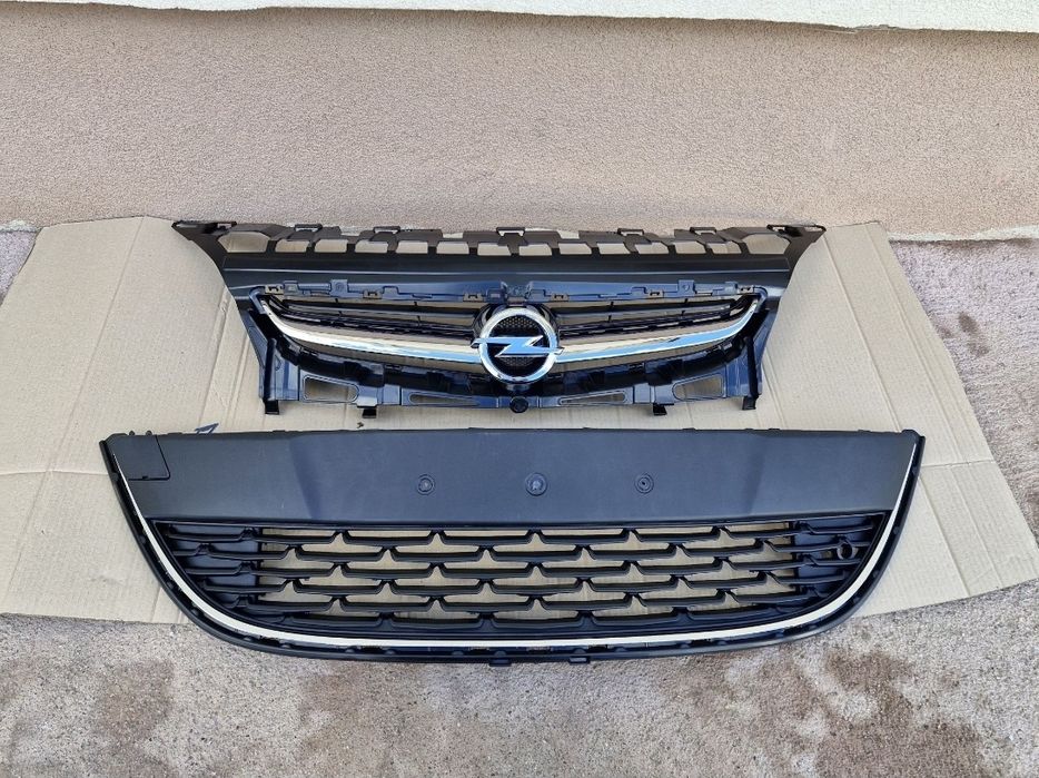 Grila centrala si inferioara Opel Astra J facelift 2012-2015 NOI