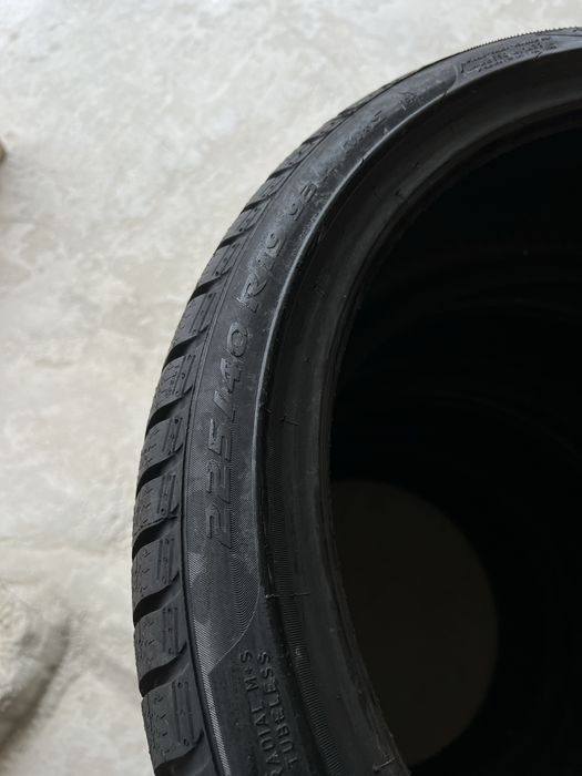 Гуми Pirelli Sotto Zero 3 225/40/19 с ДОТ 3922