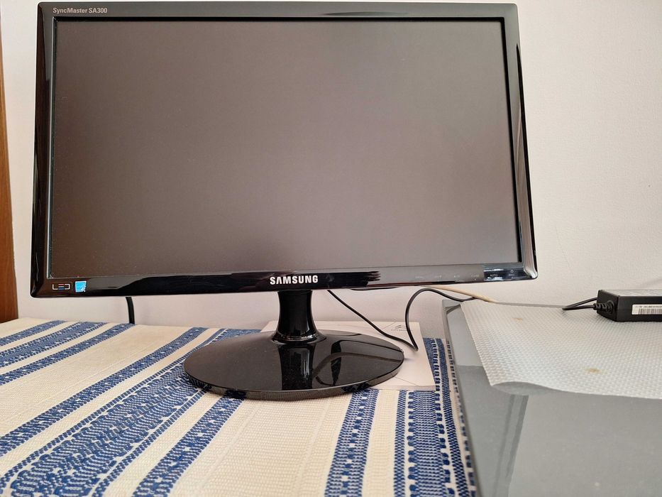 Monitor LED pentru PC , model SAMSUNG
