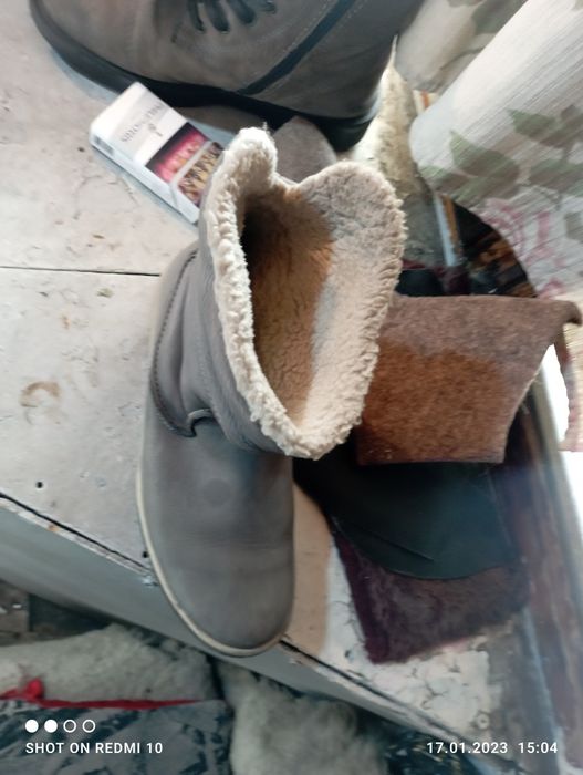 Продам женские сапожки