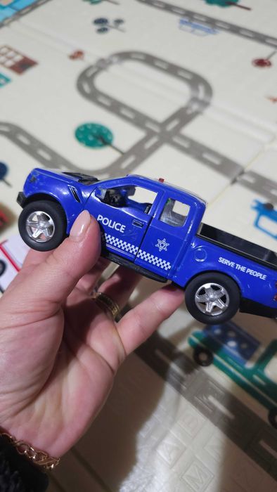 Jucarii (unele cu lumini si sunete