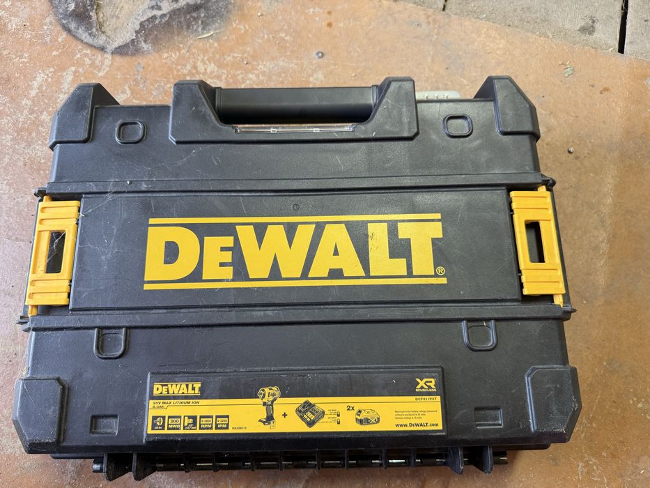 Продам гайковерт DeWALT