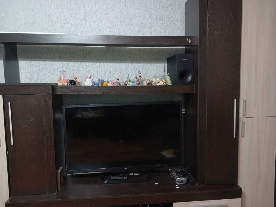 Продается стенка в зал (гостиную)