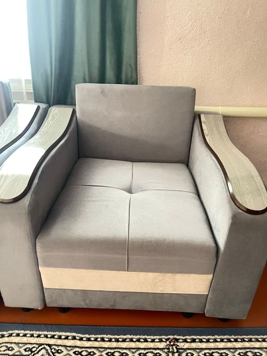 Продам диван и 2 кресла б/у 80тыс.