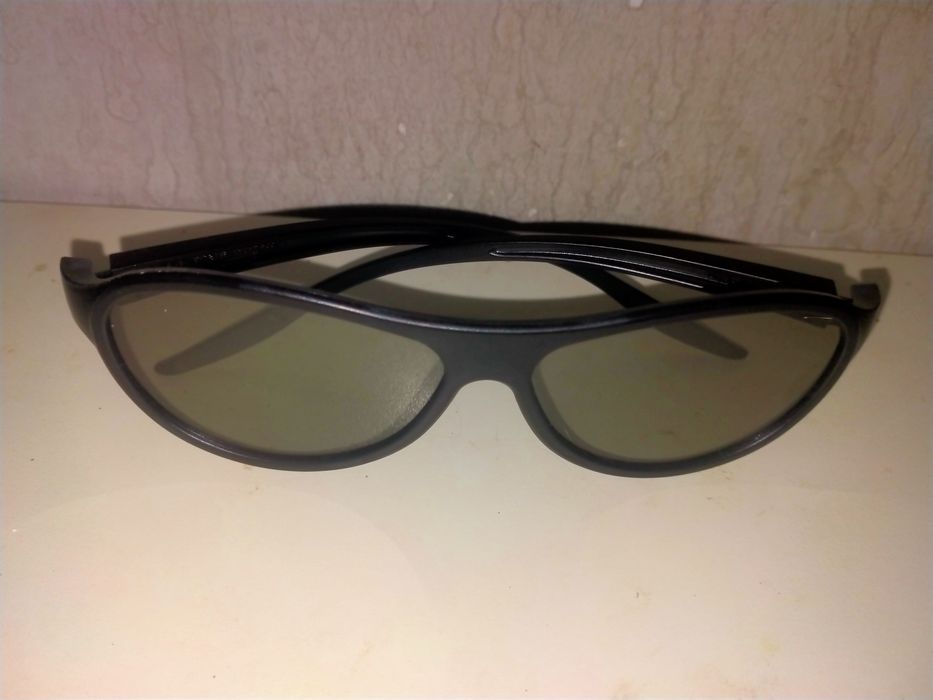 LG телевизор 3D продам не смарт