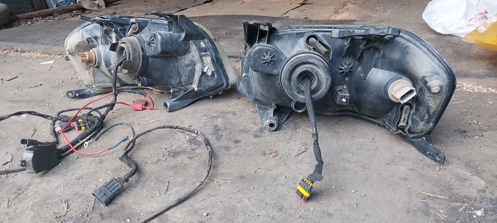 Фары на мазда трибьют