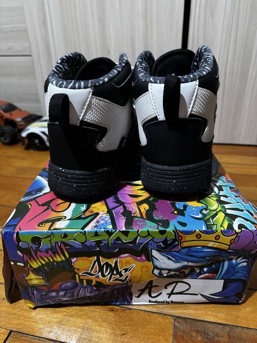 Маратонки APG - Анди Студио акулата