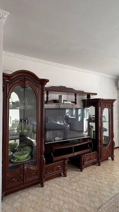 Сервант продаём!