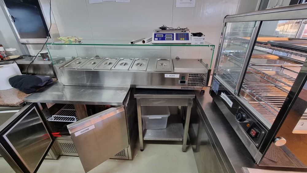 Afacere la cheie: Fast-Food  complet operațională și utilată. SEA BITES FOOD COURT, MAMAIA NORD