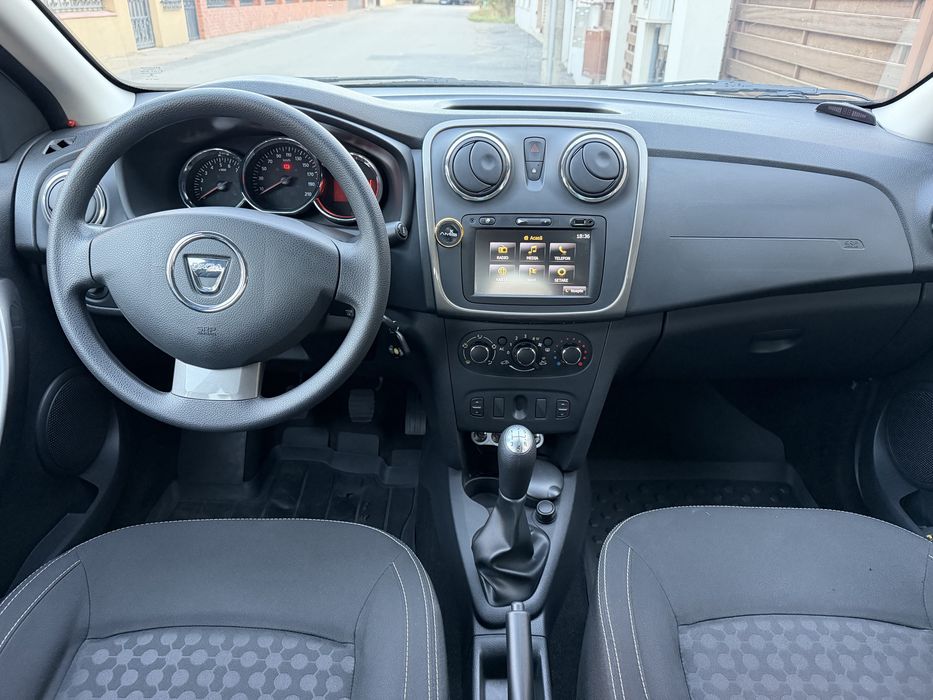 Dacia Logan Model Laureat 2014 Navigație Jante  Primul Propietar 20.000 KM REALI 100% Impecabilă