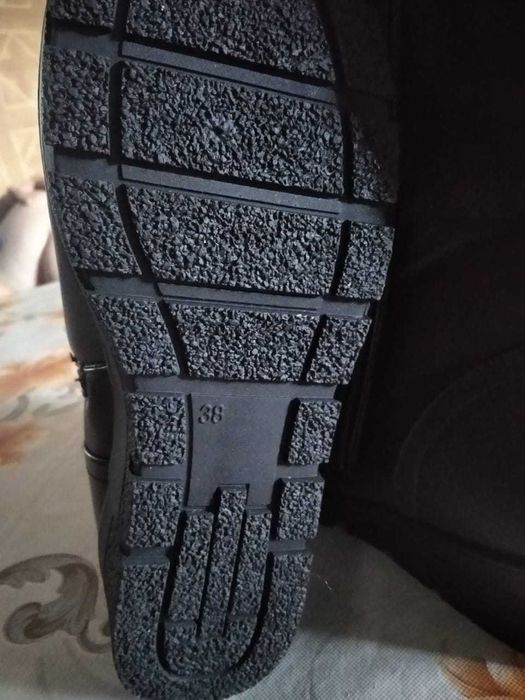 Продаются сапоги