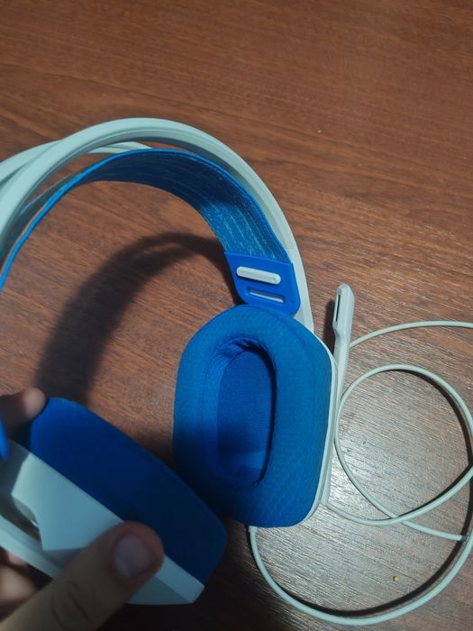 Casti logitech g335