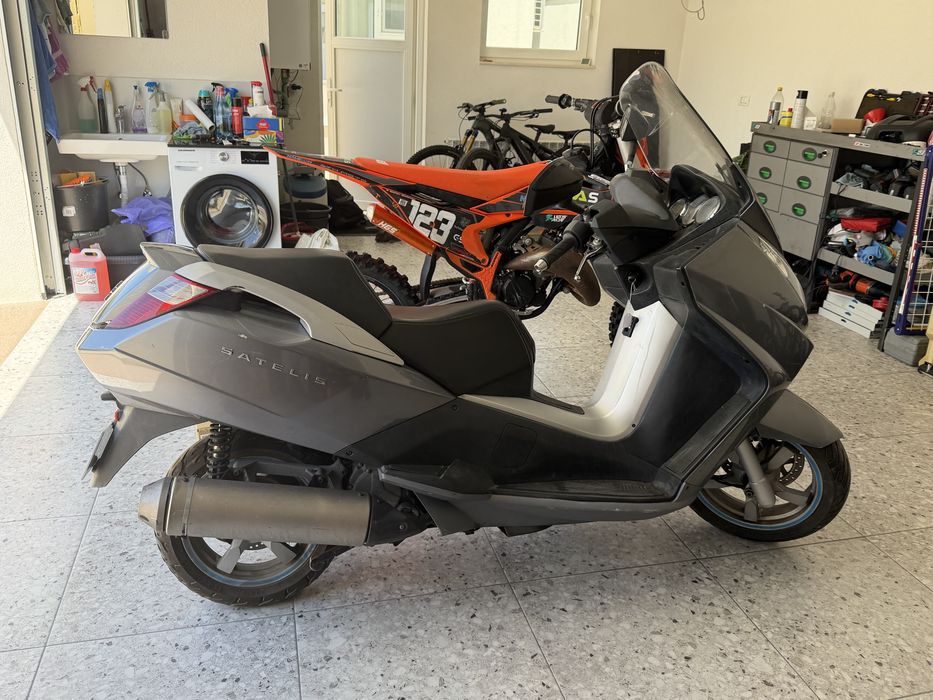 Scuter Peugeot Satelis 125 cm3- 4v