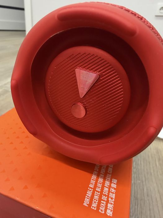 Продам колонку JBL Charge 5