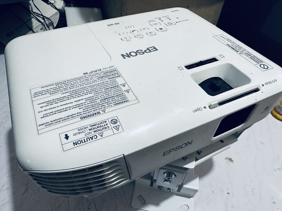 Проектор epson eb-s05