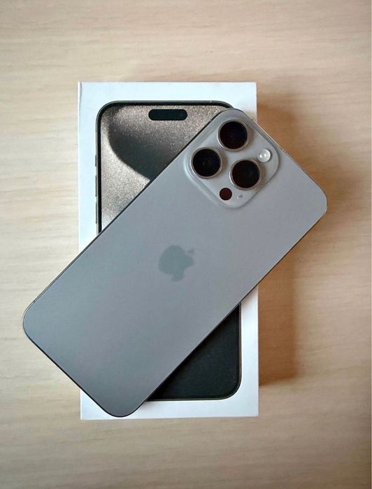 iPhone 15 pro max 256 GB Natural Titanium