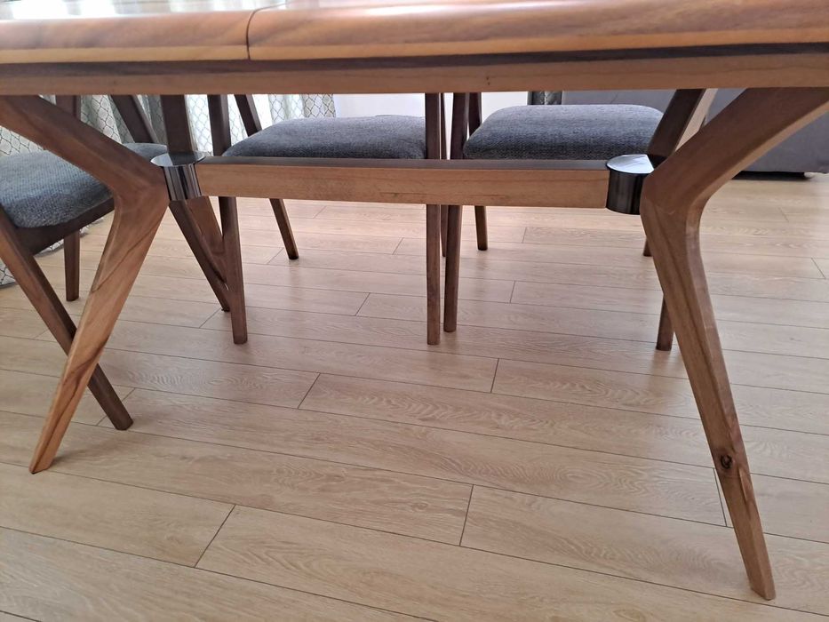 Масивна трапезна разтегателна маса и столове