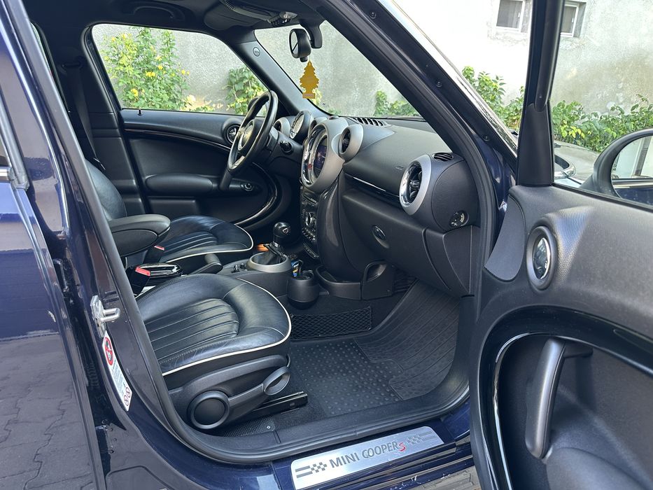 MINI Countryman Cooper S ALL4 JOHN COOPER WORKS original. Automata