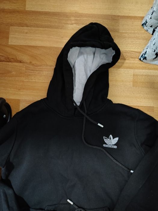 Vând trening dama Adidas