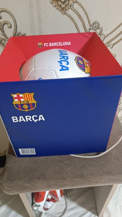 Барса фанатлари диккатига! 4460 км босиб келган.