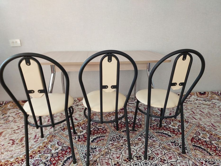 Продаётся раздвижной стол