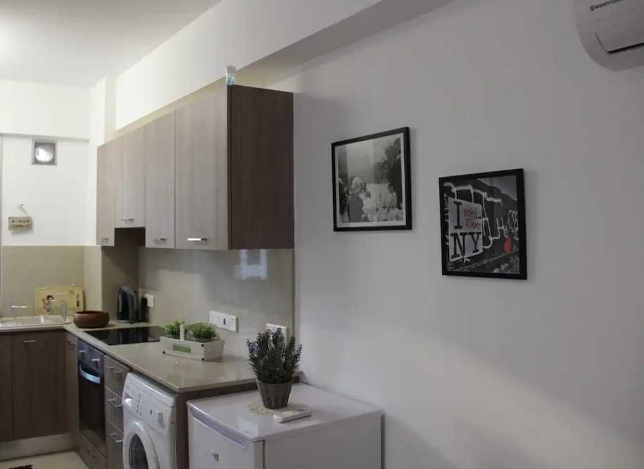 Дава се под наем Двустаен апартамент в Пловдив, Остромила - 61 кв.м за 300.9 € - Снимка #2