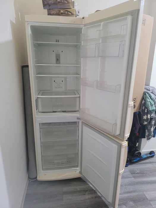 Продам холодильник LG