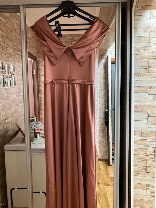 Женское больное платье