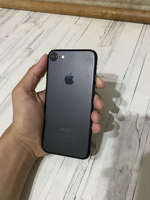 Продам айфон 7 в отличном состояний