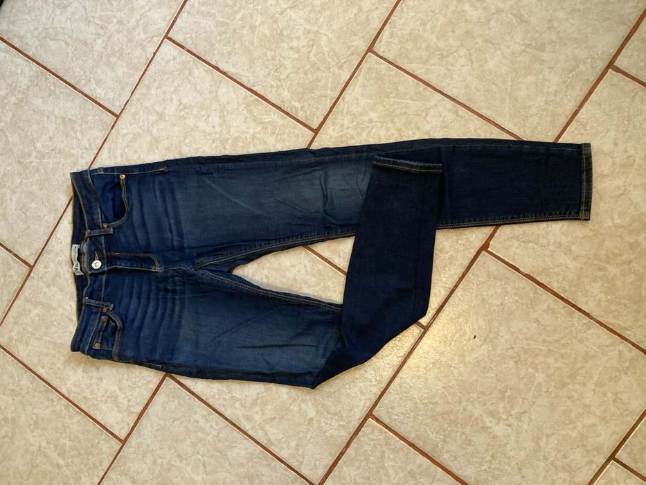 Blugi mărimea 38