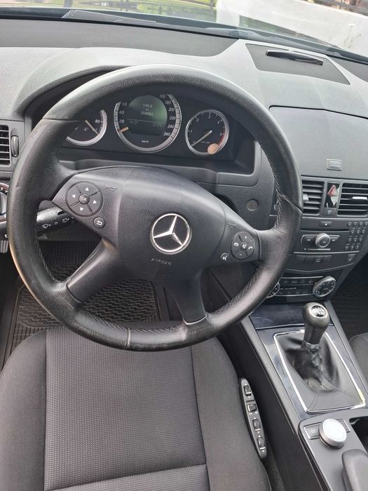 Vand autoturism Mercedes Benz model C220CDI
