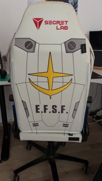 Scaun Titan Evo Gundam Regular Gaming