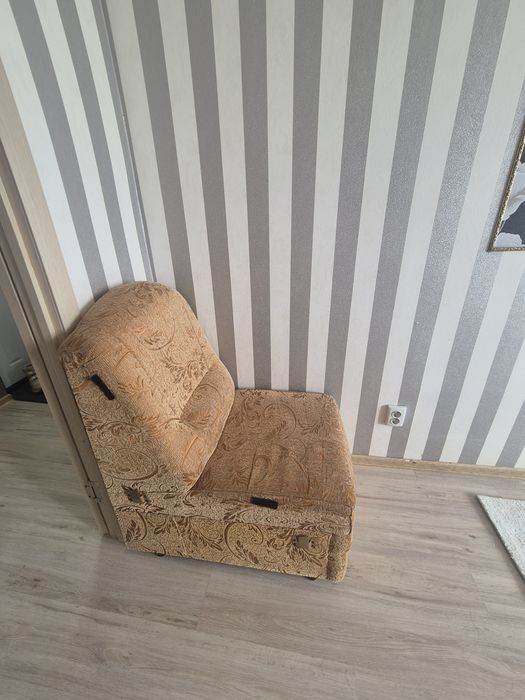 Отдам даром диван