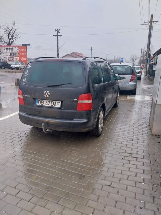Vand sau Schimb Touran 7 locuri