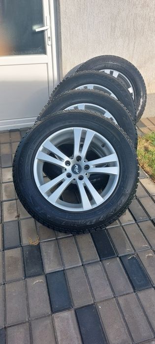 Vând jante pe 17 cu anvelope m+s