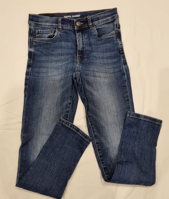 Продавам детски дънки на фирмата Зара