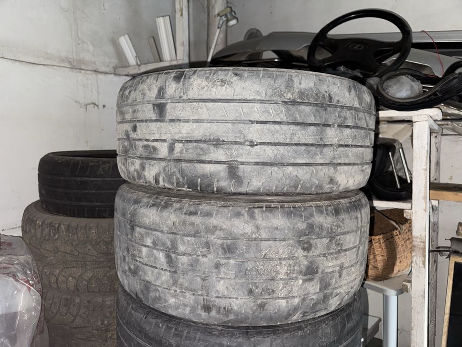 Резина Bridgestone б/у 235/45 18