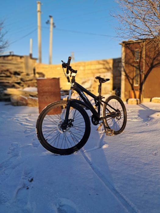 Велосипед черный