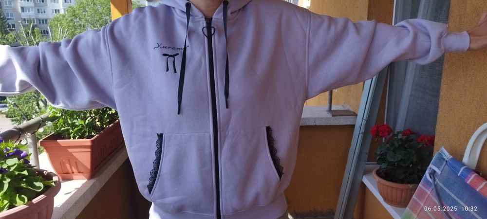 Суичър от CROPP, XS