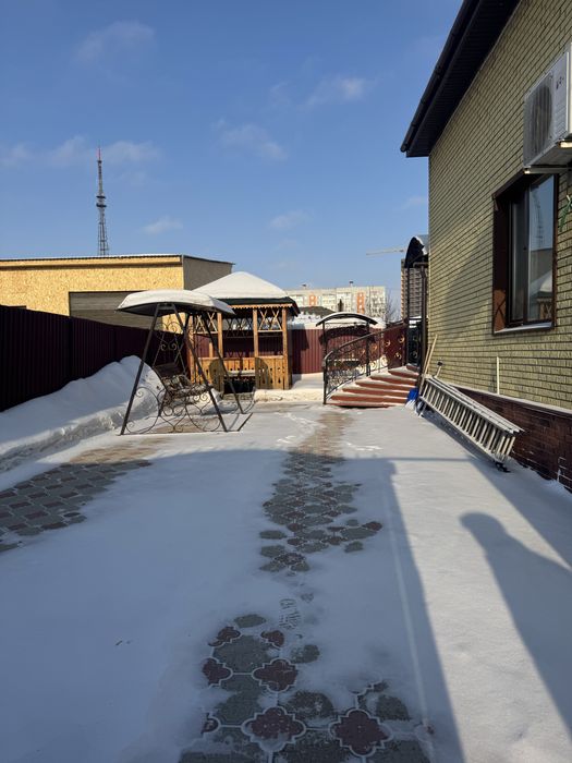 Продам приличный особняк