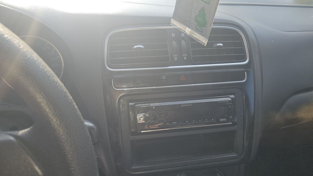 Продавам Поло 1.4 бензин