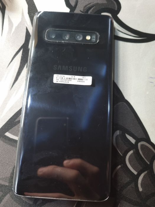 Продам Samsung Galaxy S10 (128GB)