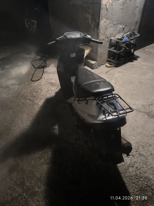 Продам мопед скутер