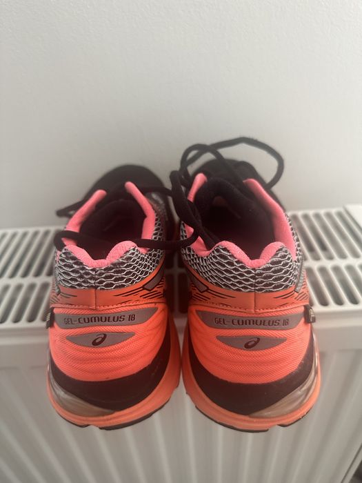 Asics Columbus  18