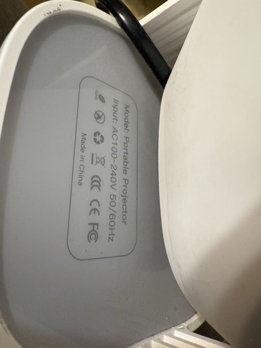 Мини-проектор YG300 / Portable LED Projector