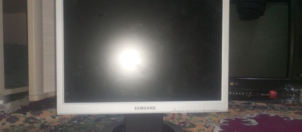 Монитор и материнская плата